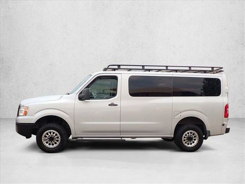 Used 2020 Nissan NV 3500 S RWD image 2