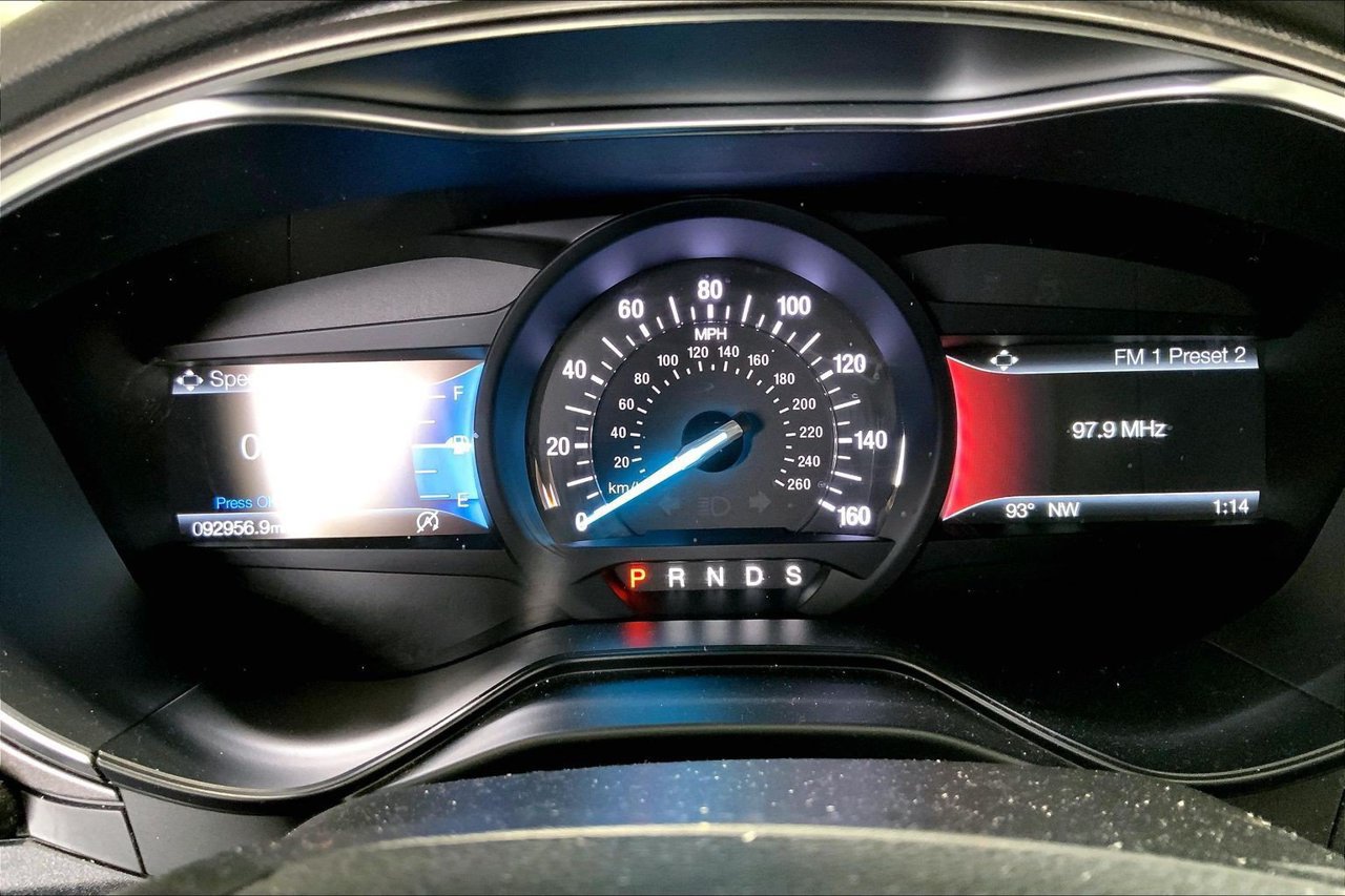 Used 2019 Ford Fusion SE FWD image 18