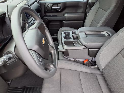 Used 2024 Chevrolet Silverado 2500 Custom w/ Custom Value Package image 16