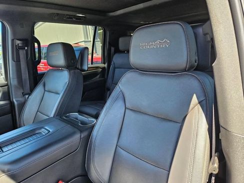 Used 2024 Chevrolet Suburban High Country w/ Advanced Technology Package AWD/4WD image 25