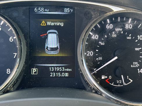 Used 2015 Nissan Rogue SV AWD/4WD image 9