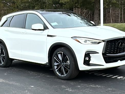 New 2025 INFINITI QX50 Sport image 2