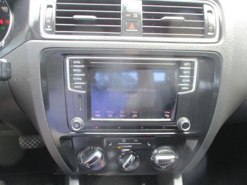 Used 2016 Volkswagen Jetta SE FWD image 15