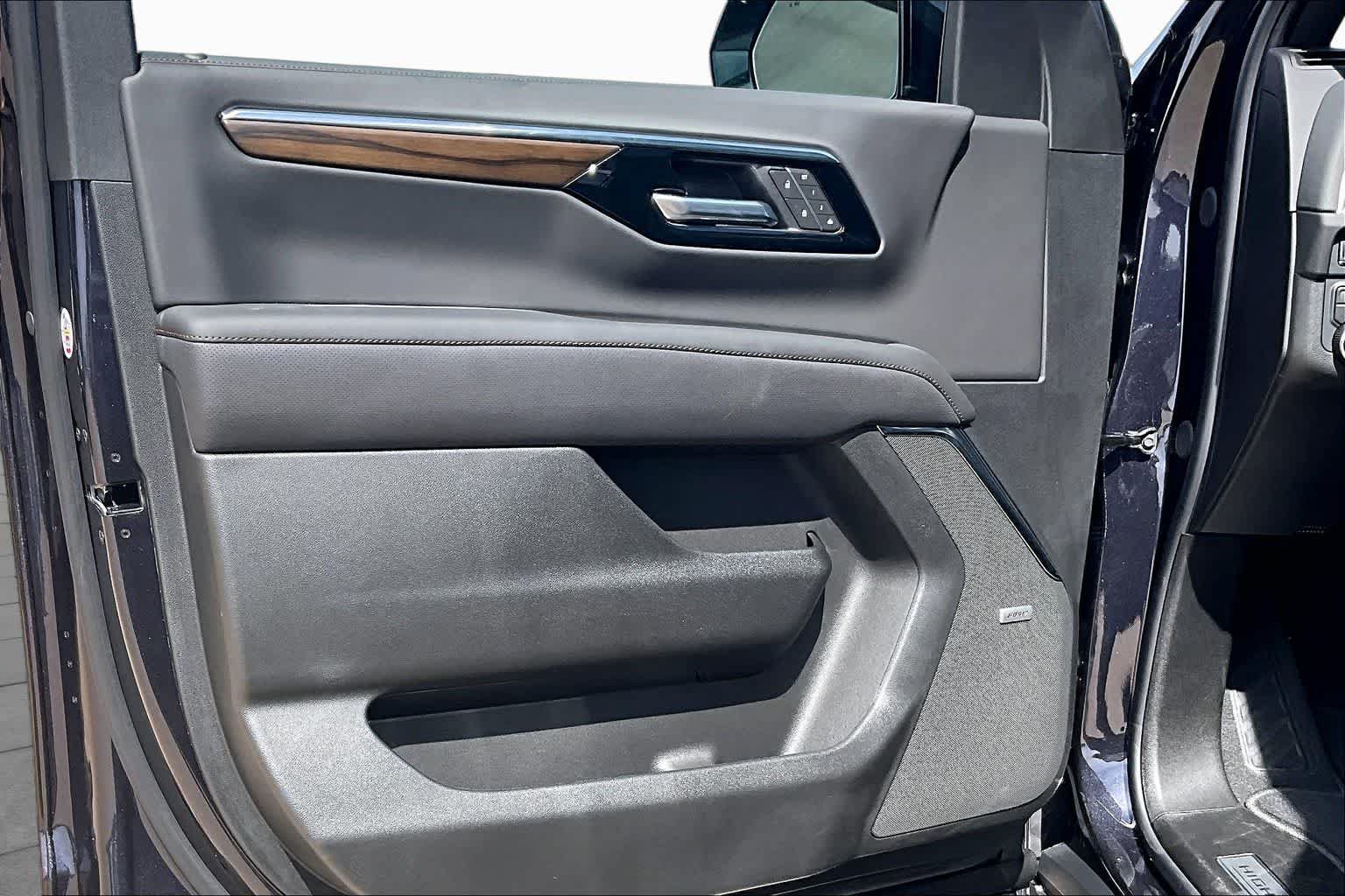 New 2026 Chevrolet Tahoe High Country AWD/4WD image 12