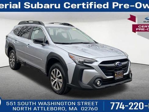 Used 2025 Subaru Outback Premium AWD/4WD image 1