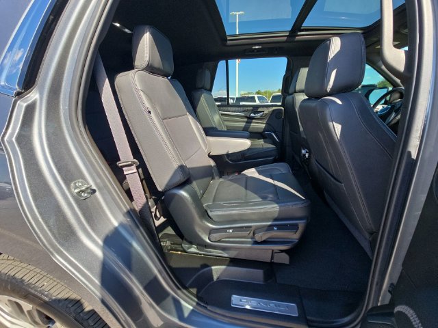 Used 2021 GMC Yukon Denali w/ Denali Premium Package AWD/4WD image 28