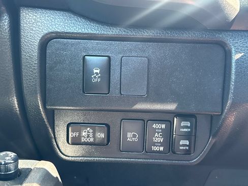 Used 2023 Toyota Tacoma TRD Off-Road w/ Technology Package AWD/4WD image 34