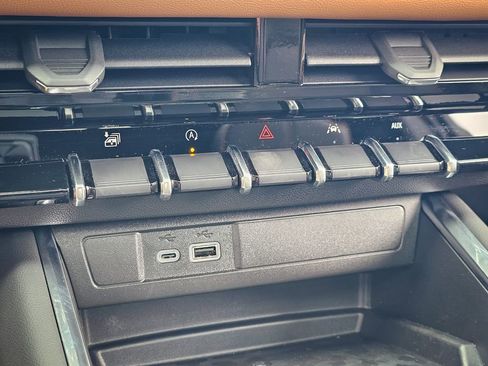 New 2026 GMC Canyon AT4 w/ Technology Plus Package AWD/4WD image 29