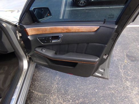 Used 2012 Mercedes-Benz E 350 4MATIC Sedan image 29