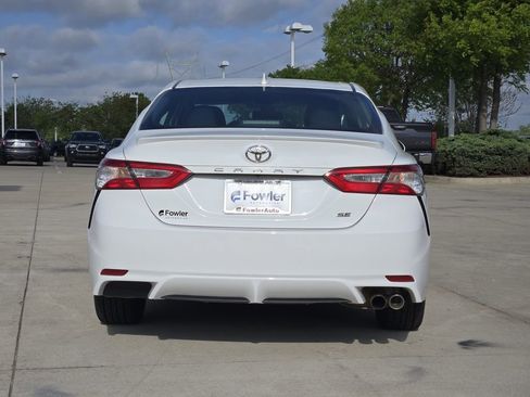 Used 2020 Toyota Camry SE image 6