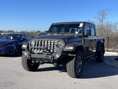 Used 2020 Jeep Gladiator Sport w/ Quick Order Package 24S image 3