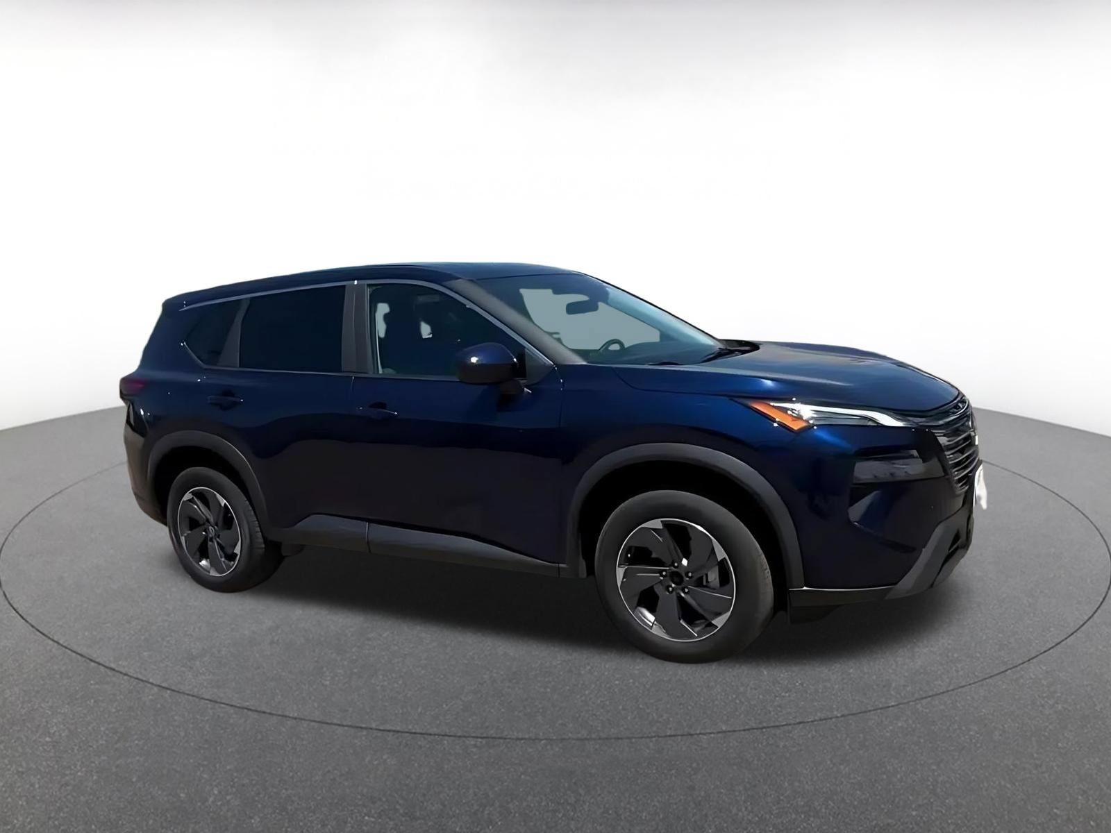 Used 2025 Nissan Rogue SV FWD image 2