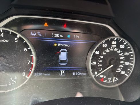 Used 2021 Nissan Murano Platinum w/ Cargo Package image 11