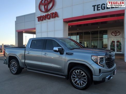 Used 2025 GMC Sierra 1500 Denali Ultimate image 1