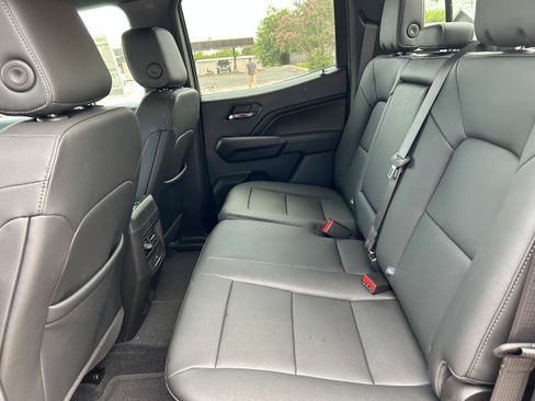 New 2025 Chevrolet Colorado LT w/ LT Convenience Package RWD image 18