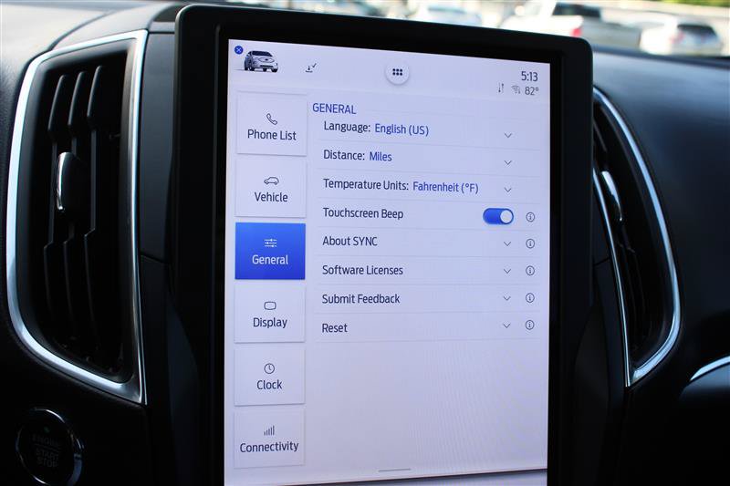 Used 2022 Ford Edge Titanium w/ Equipment Group 301A AWD/4WD image 22
