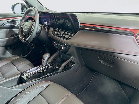 Used 2025 Chevrolet TrailBlazer RS w/ Convenience Package image 29