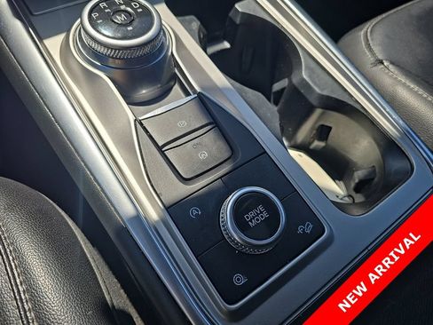 Used 2020 Ford Explorer XLT w/ Equipment Group 202A AWD/4WD image 13