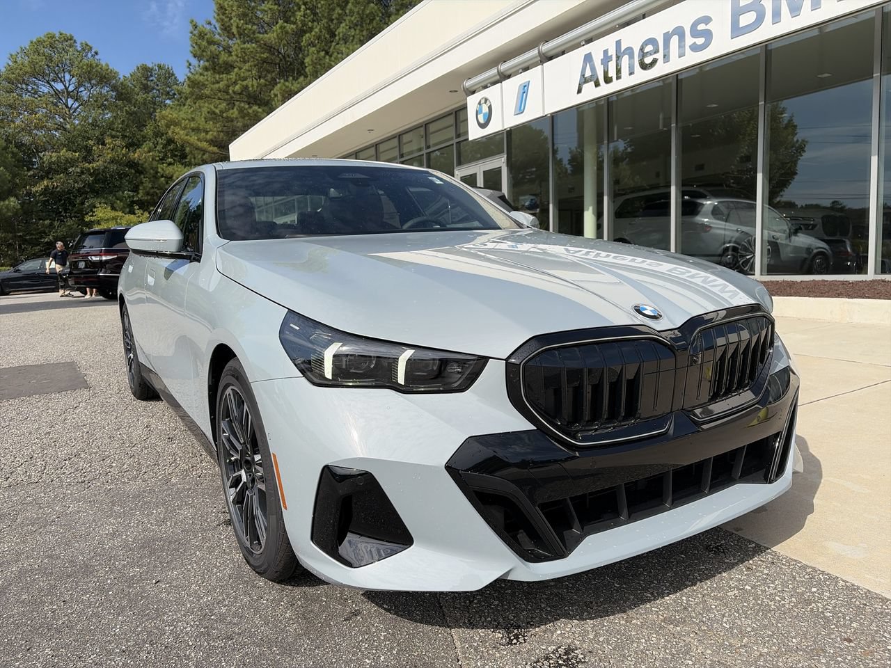 Used 2027 BMW 530i w/ M Sport Package RWD image 1