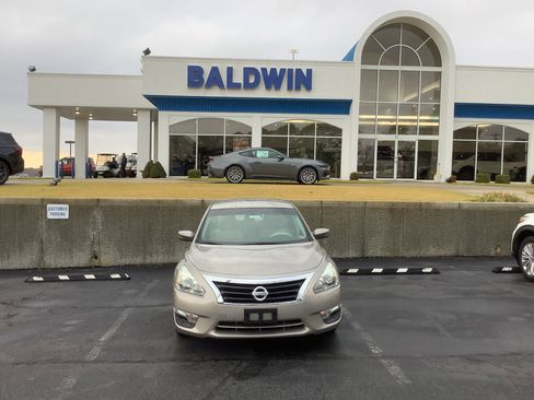 Used 2013 Nissan Altima 2.5 S image 2