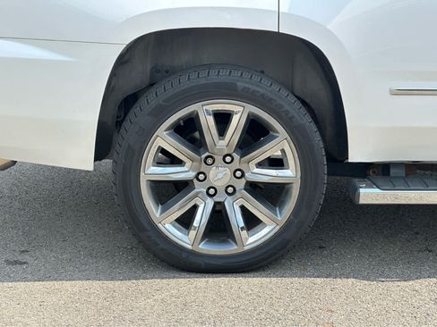 Used 2019 Chevrolet Tahoe LT w/ LT Signature Package AWD/4WD image 27