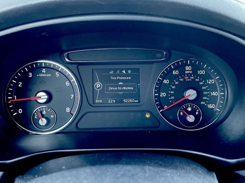 Used 2016 Kia Sorento LX w/ LX Convenience Package image 26