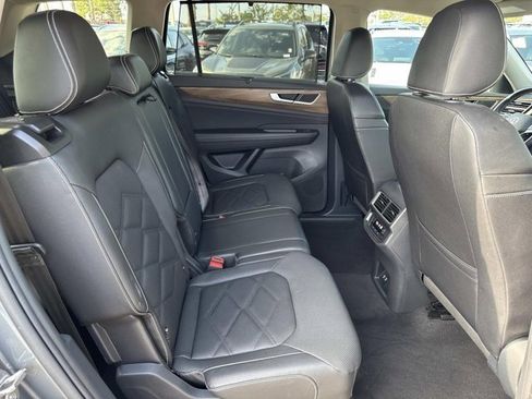 Used 2025 Volkswagen Atlas SE image 20
