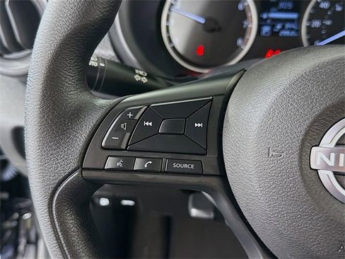 Certified 2025 Nissan Kicks Play S image 12