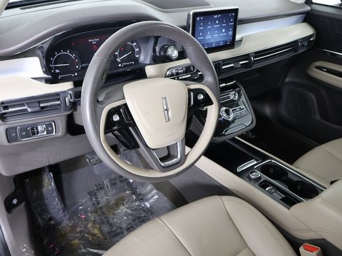 Used 2021 Lincoln Corsair Standard w/ Premium Package image 2