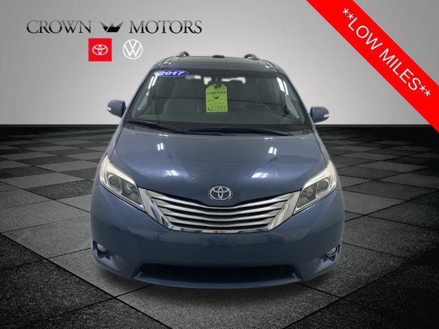 Used 2017 Toyota Sienna Limited Premium AWD/4WD image 2
