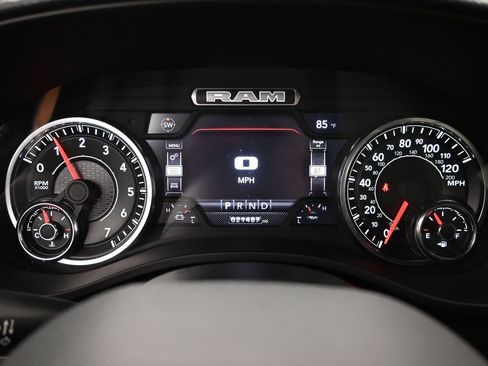 Used 2024 RAM 1500 Laramie AWD/4WD image 27