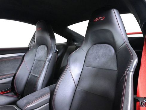 Certified 2018 Porsche 911 GT3 RWD image 5