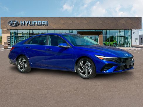 New 2025 Hyundai Elantra Limited FWD image 10