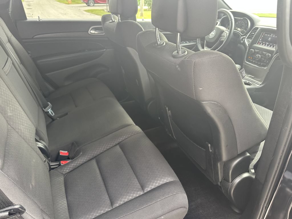 Used 2018 Jeep Grand Cherokee Laredo AWD/4WD image 11