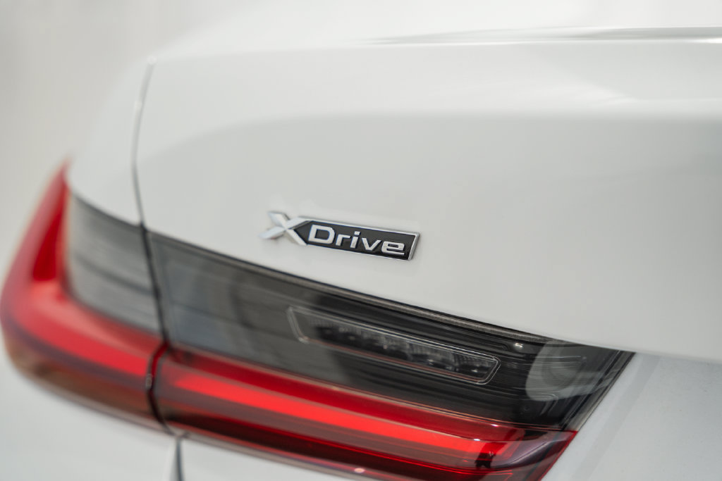 Used 2023 BMW 330i xDrive Sedan w/ Premium Package AWD/4WD image 7