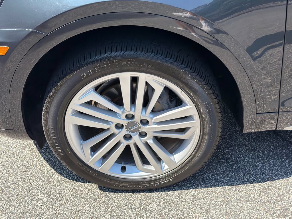 Used 2018 Audi Q5 2.0T Premium Plus w/ Premium Plus Package AWD/4WD image 11