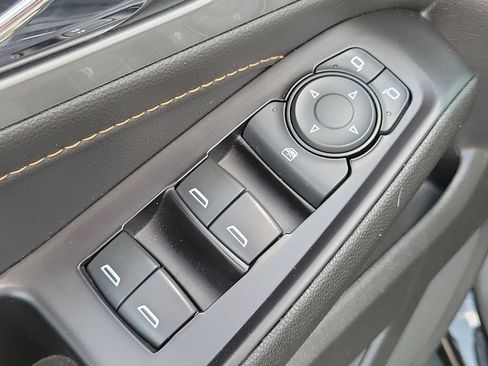 Used 2020 Chevrolet Traverse LS FWD image 21