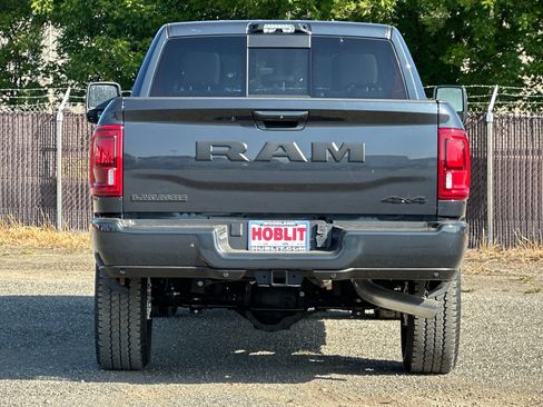 New 2026 RAM 2500 Laramie AWD/4WD image 4