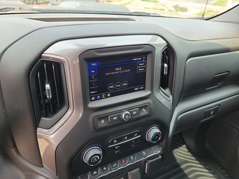Used 2022 Chevrolet Silverado 1500 Custom Trail Boss w/ LPO, Dark Essentials Package AWD/4WD image 26
