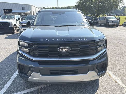 Used 2025 Ford Expedition Max Platinum AWD/4WD image 5