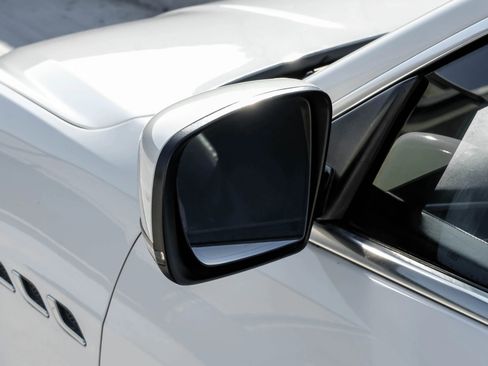 Used 2014 Maserati Ghibli image 40