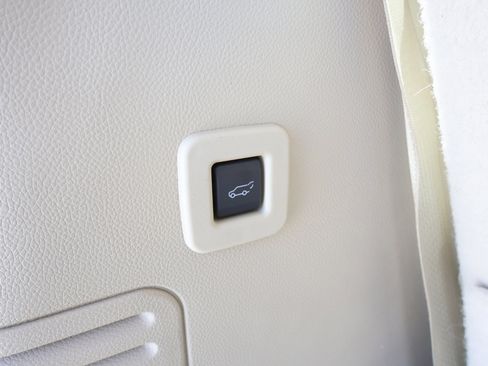 Used 2017 Ford Expedition Limited w/ Equipment Group 301A image 30