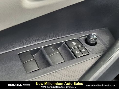 Used 2021 Toyota Corolla LE w/ LE Convenience Package image 17