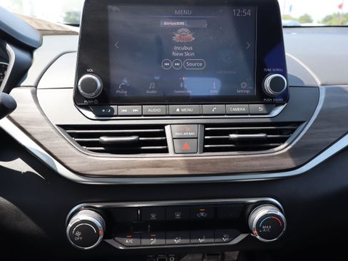 Used 2023 Nissan Altima 2.5 SV AWD/4WD image 17