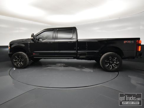 Used 2025 Ford F350 Platinum image 3