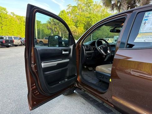 Used 2017 Toyota Tundra SR5 w/ SR5 Upgrade Package image 9