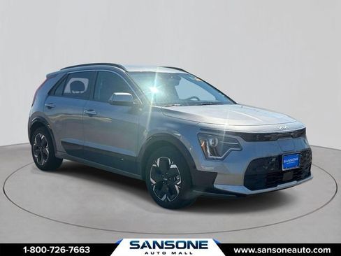 Certified 2025 Kia Niro Wind w/ Wind Preserve Package FWD image 1