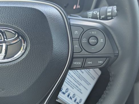 Used 2025 Toyota Corolla Cross AWD Hybrid image 22