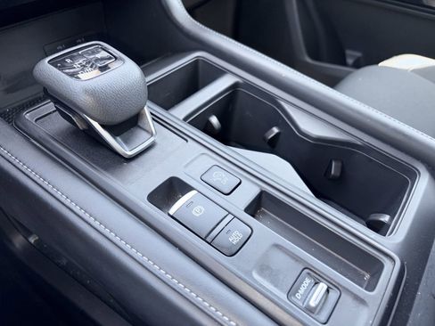 Certified 2025 Nissan Pathfinder S FWD image 13