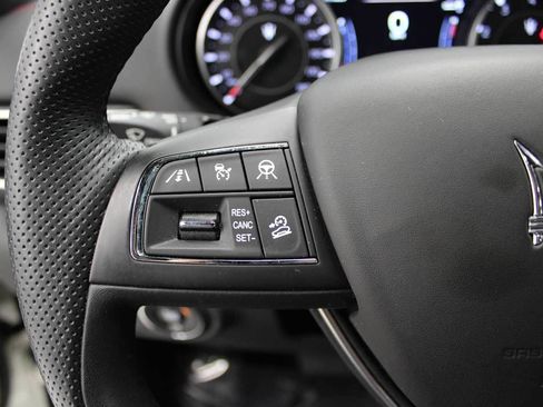 Used 2022 Maserati Levante GT image 21